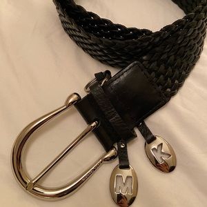 Micheal Kors black lea. belt, size L style#553633